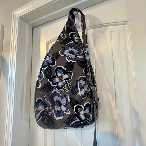 e:

Vera Bradley Lighten Up Sling Backpack – Painted Garden 🌸 - Picture 2 of 2